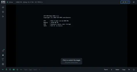 ESP-KVM 브라우저 콘솔 — 대상 PC 바탕화면에 우클릭 메뉴가 열려 있고, 아래 상태 바와 영상 설정 패널이 보이는 화면