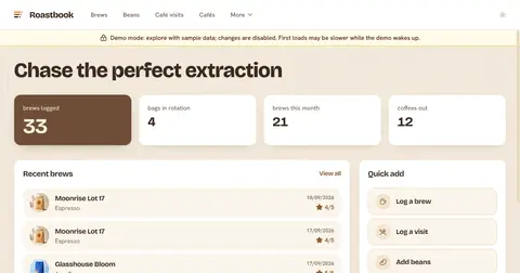 Roastbook 데모 화면. "완벽한 추출을 좇다" 문구와 기록한 추출·보유 원두·이달의 추출 수 카드, 아래에 최근 추출 목록이 있다.